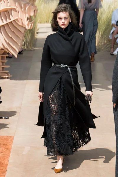 Look 23